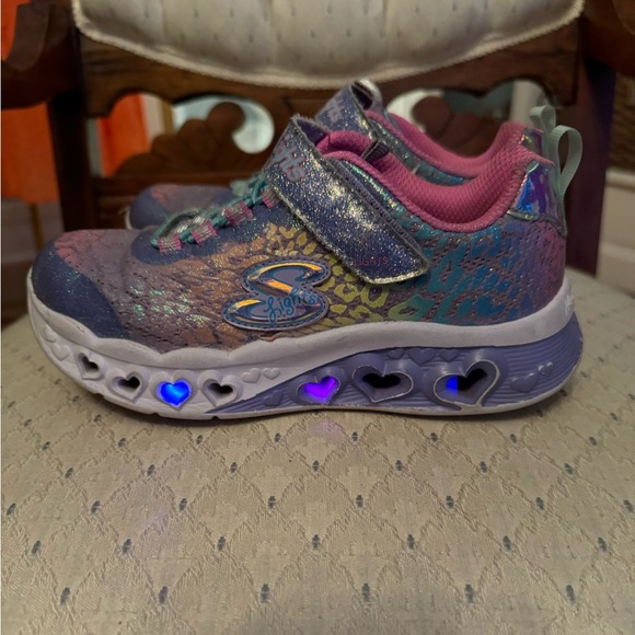 Girls Sketchers Flutter Heart Lights Loves Light-Up Sneaker• 13.5 - Picture 1 of 11